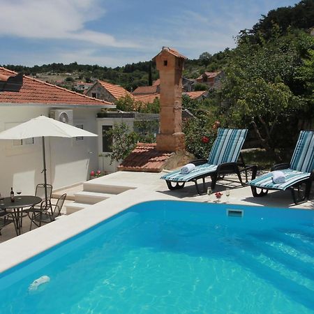 Nerezisca Holiday House Pine Tree מראה חיצוני תמונה