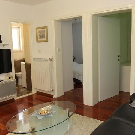 Nerezisca Holiday House Pine Tree מראה חיצוני תמונה