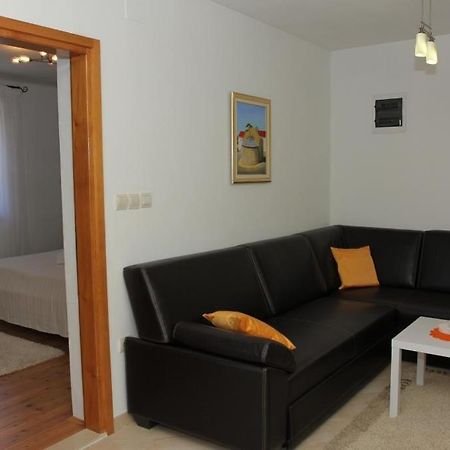 Nerezisca Holiday House Pine Tree מראה חיצוני תמונה