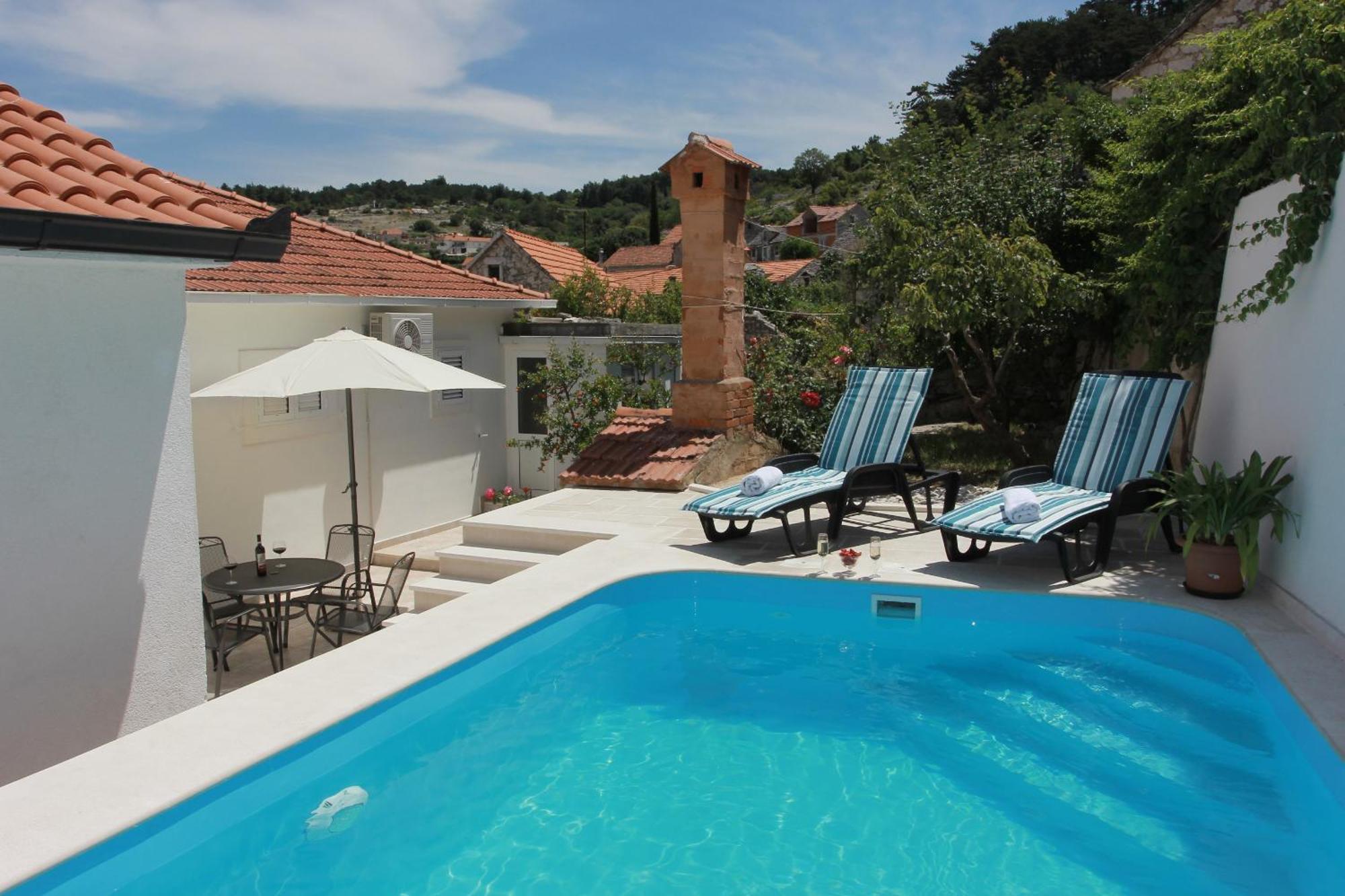 Nerezisca Holiday House Pine Tree מראה חיצוני תמונה