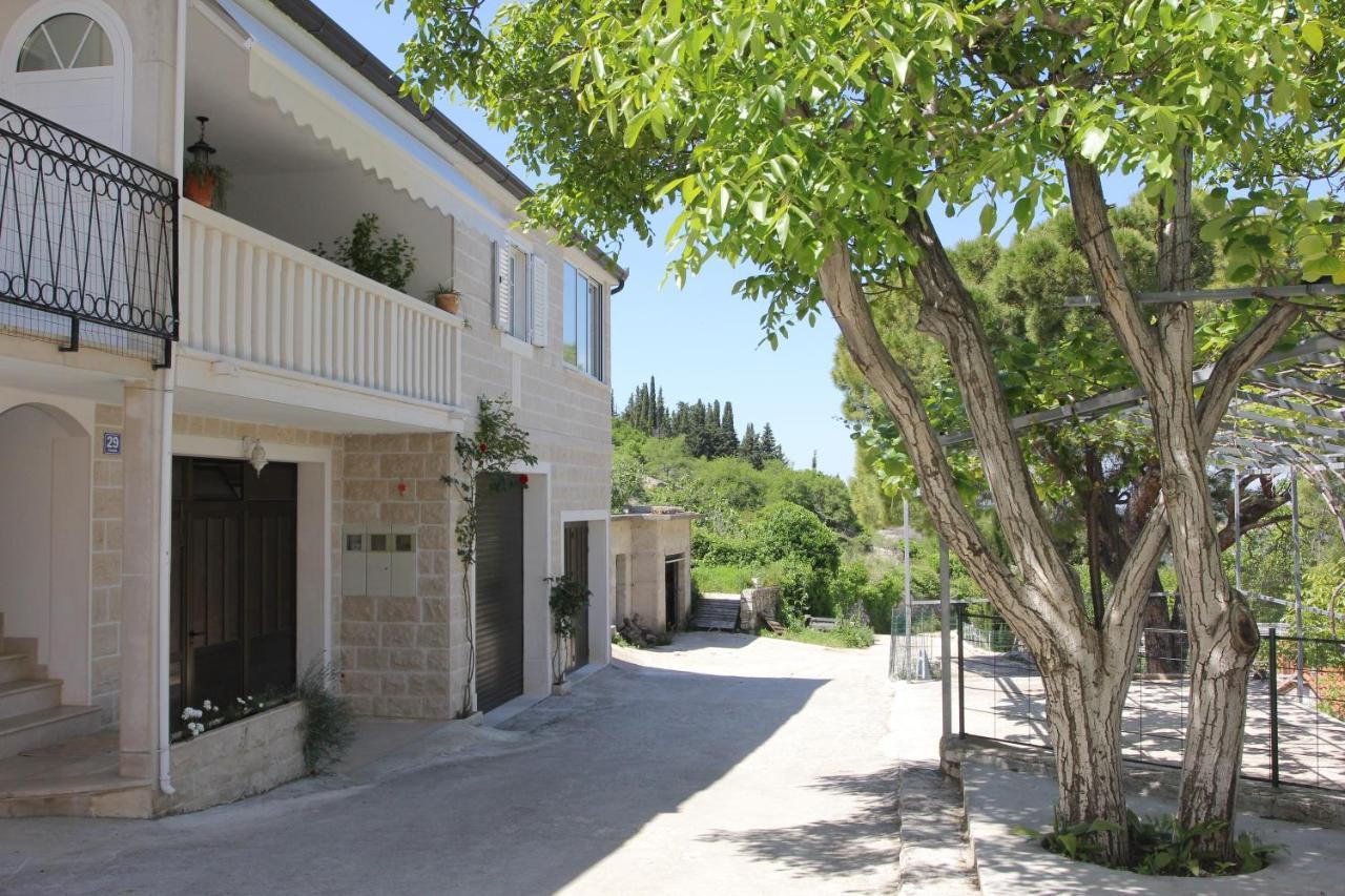 Nerezisca Holiday House Pine Tree מראה חיצוני תמונה