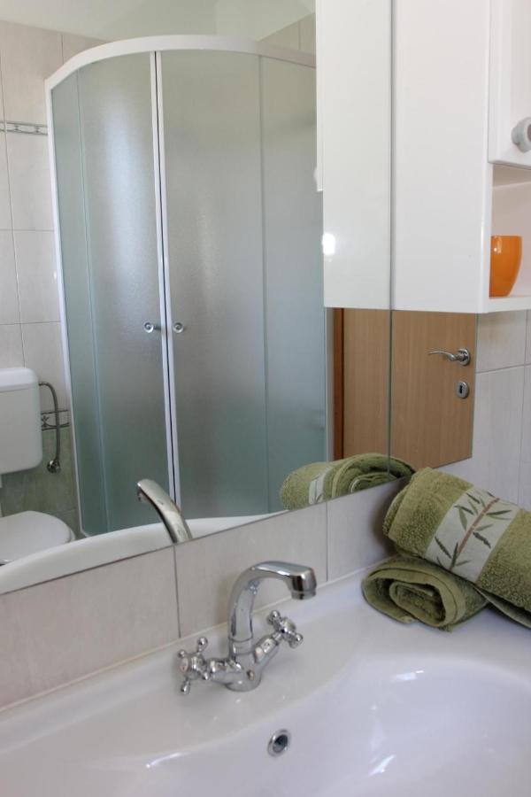 Nerezisca Holiday House Pine Tree מראה חיצוני תמונה