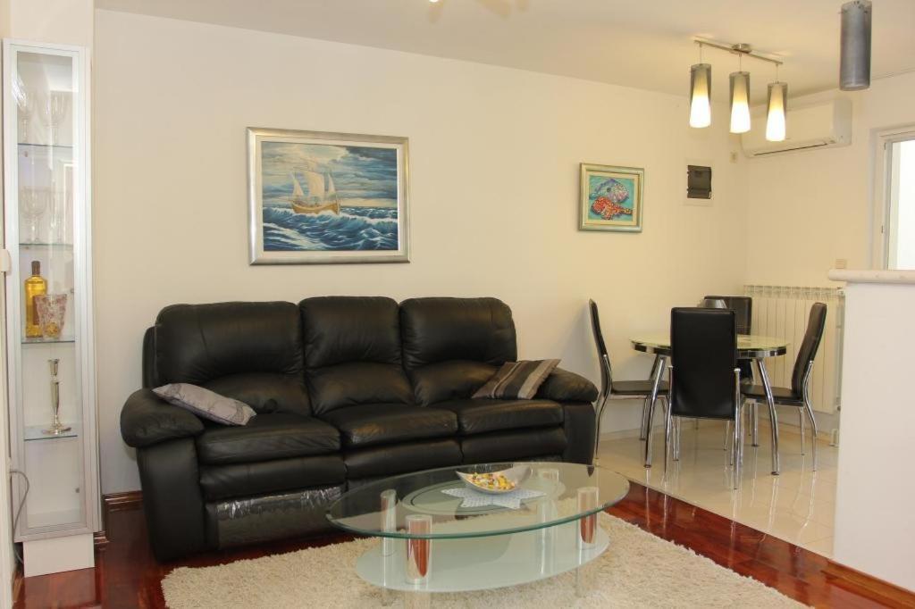Nerezisca Holiday House Pine Tree מראה חיצוני תמונה