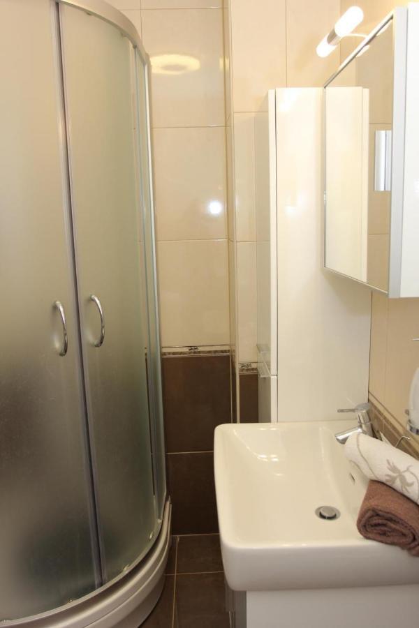 Nerezisca Holiday House Pine Tree מראה חיצוני תמונה