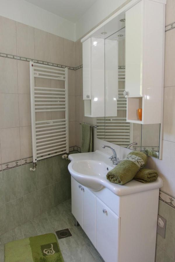 Nerezisca Holiday House Pine Tree מראה חיצוני תמונה