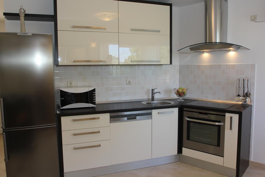 Nerezisca Holiday House Pine Tree מראה חיצוני תמונה
