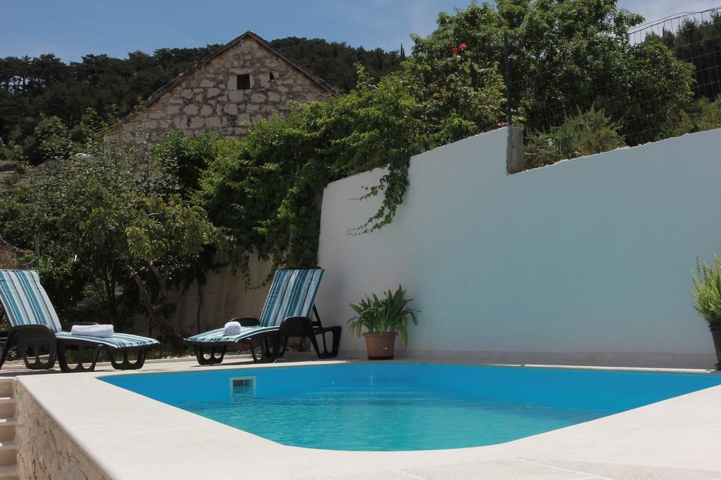 Nerezisca Holiday House Pine Tree מראה חיצוני תמונה