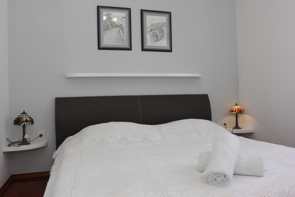 Nerezisca Holiday House Pine Tree מראה חיצוני תמונה