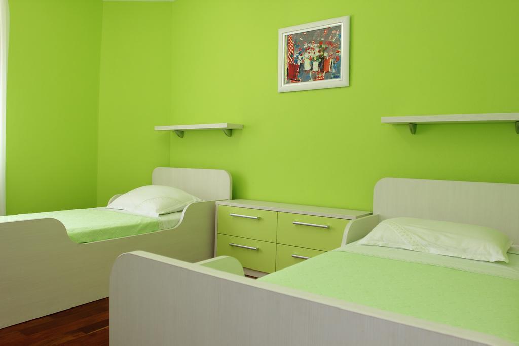 Nerezisca Holiday House Pine Tree מראה חיצוני תמונה