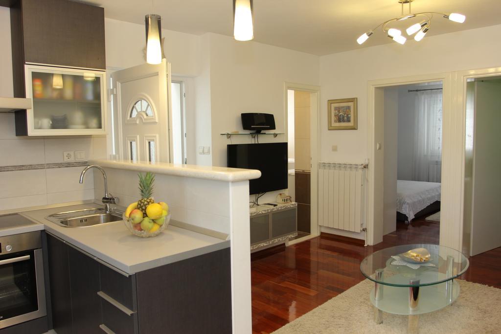 Nerezisca Holiday House Pine Tree מראה חיצוני תמונה